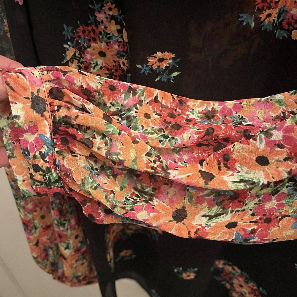 Cabi Black Sheer‎ Floral Blooming Blouse Sheer Balloon Long Sleeve V Neck Size M - Picture 4 of 8